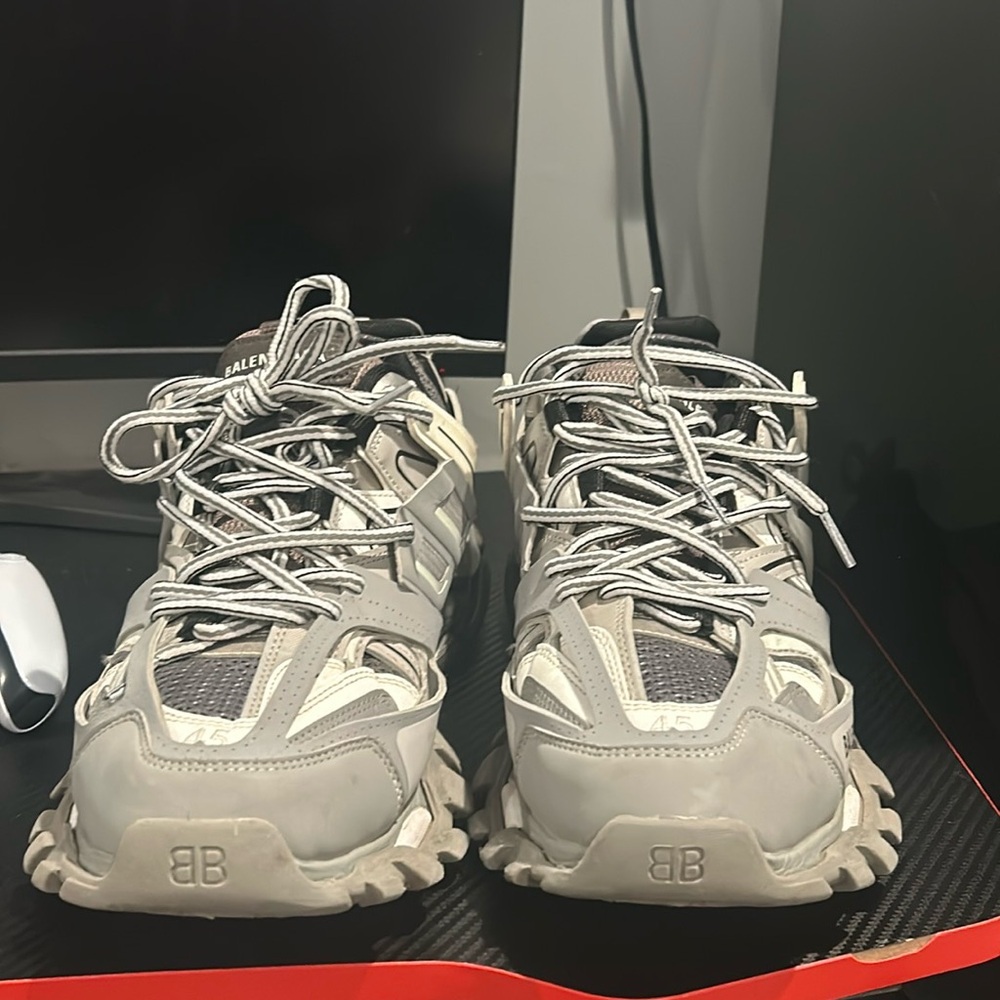 balenciaga tracks grey led